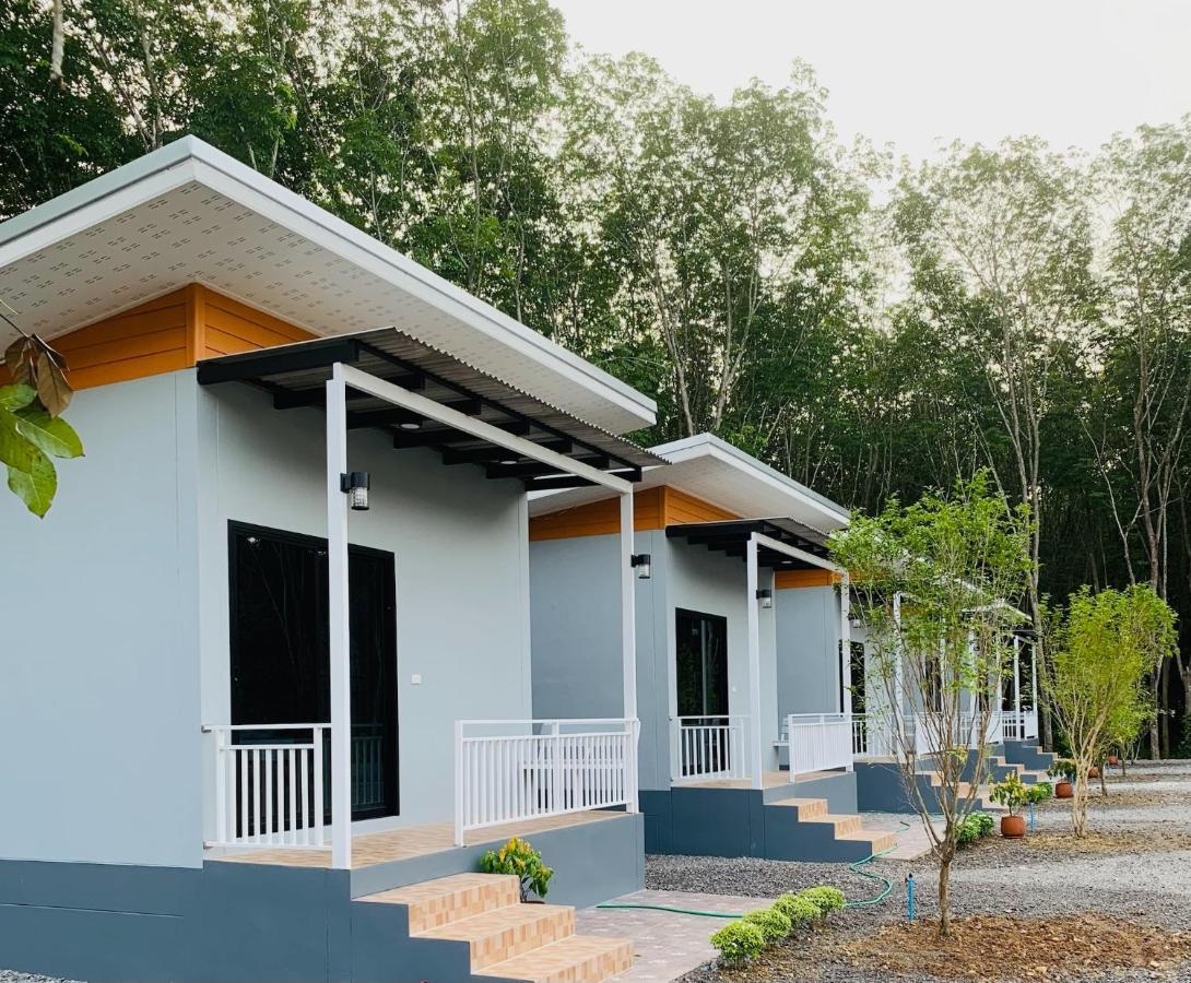 Suanvadee Resort สวนวดี รีสอร์ท Don Sak Εξωτερικό φωτογραφία
