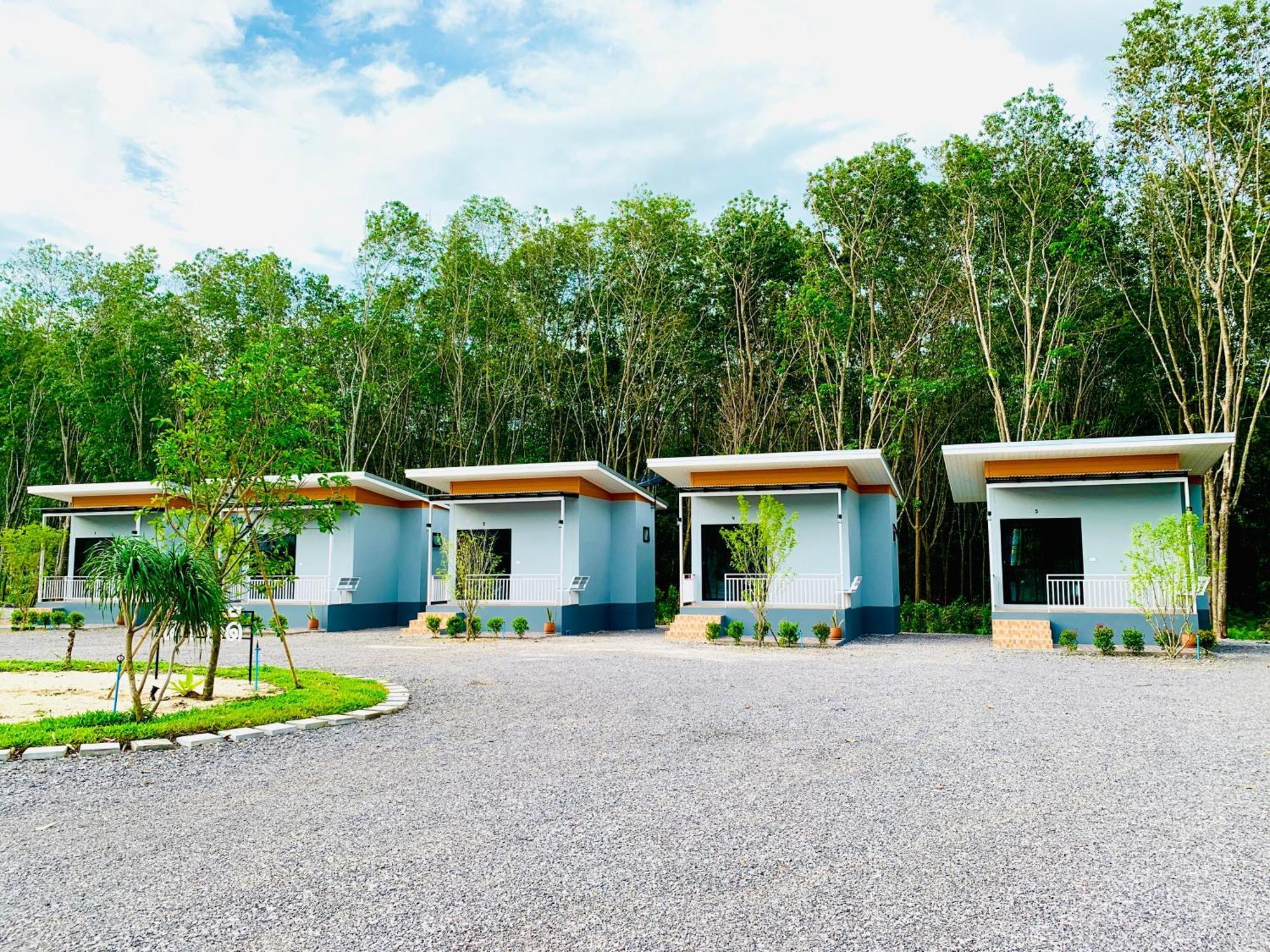 Suanvadee Resort สวนวดี รีสอร์ท Don Sak Εξωτερικό φωτογραφία