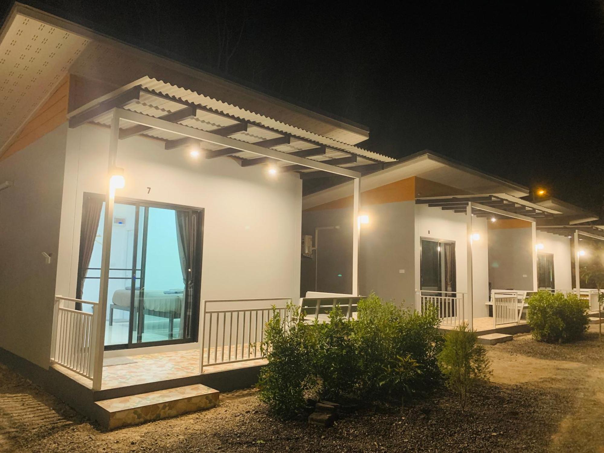 Suanvadee Resort สวนวดี รีสอร์ท Don Sak Εξωτερικό φωτογραφία