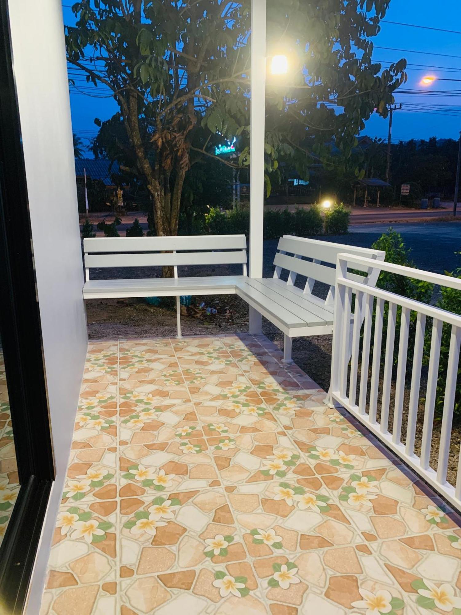 Suanvadee Resort สวนวดี รีสอร์ท Don Sak Εξωτερικό φωτογραφία