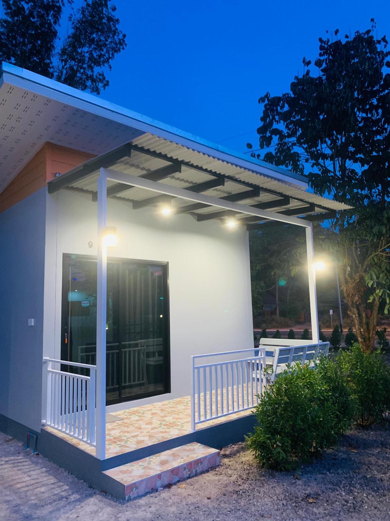 Suanvadee Resort สวนวดี รีสอร์ท Don Sak Εξωτερικό φωτογραφία